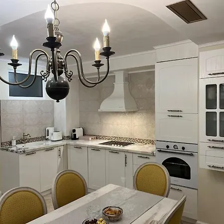 Apartment Ellie Soe Free Parking 5 Min To Metro *